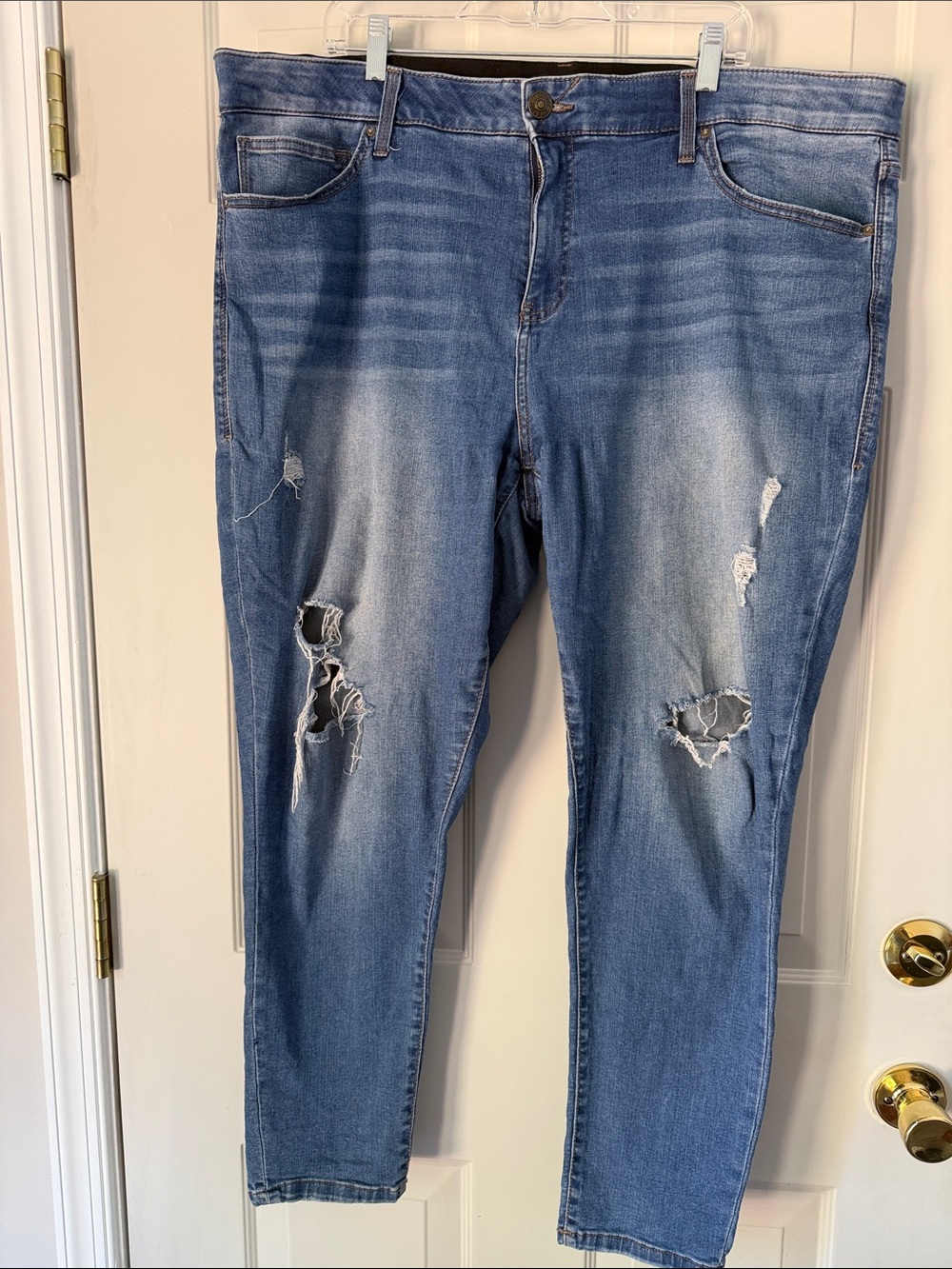 LuLaRoe Light Blue Distressed Skinny Jeans